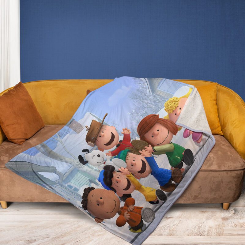 Snoopy Fleece Blanket Gift For Fan Peanuts All Character Snoopy Comfy Sofa Throw Blanket Gift 2