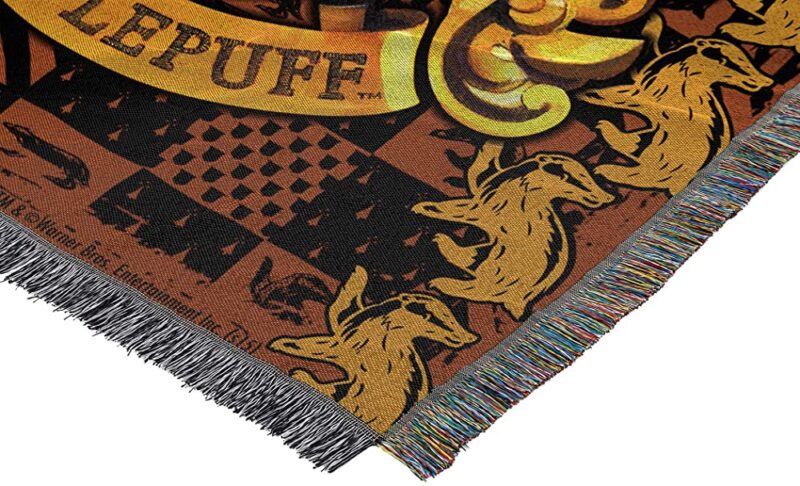 Northwest Woven Tapestry Throw Blanket Hufflepuff Crest 2