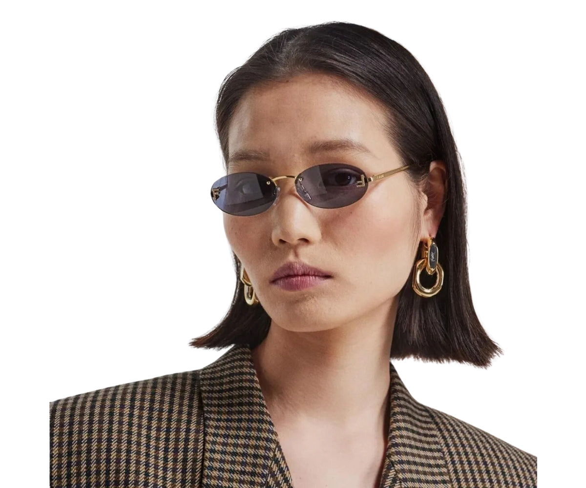 FENDI_4075US_30V_54_model.jpg FENDI 4075US 30V 54 model