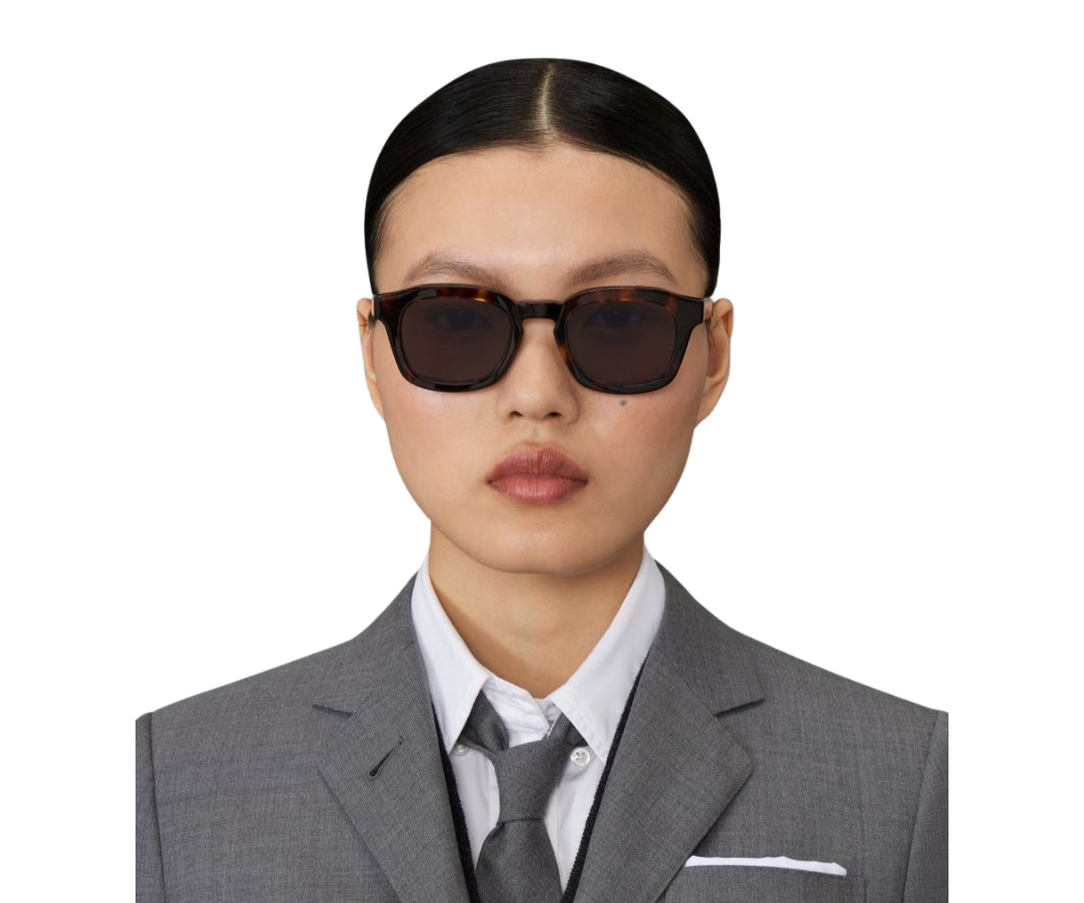 THOMBROWNE_UES412A_215_48_model1.jpg THOMBROWNE UES412A 215 48 model1